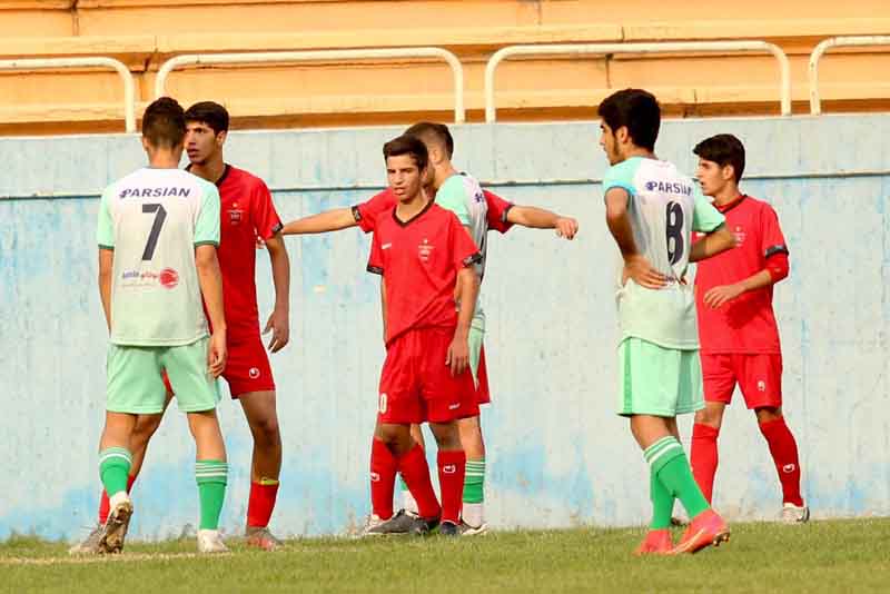 گزارش تصویری دیدار نوجوانان پارسیان جوان ایرانیان - نوجوانان پرسپولیس - 24 آبان 1400